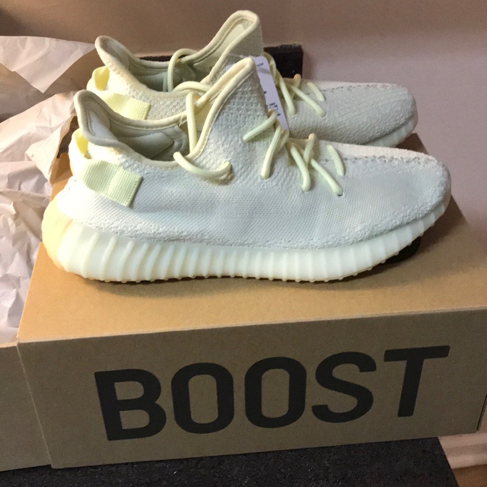 Sneakers - Picture 2 of 3